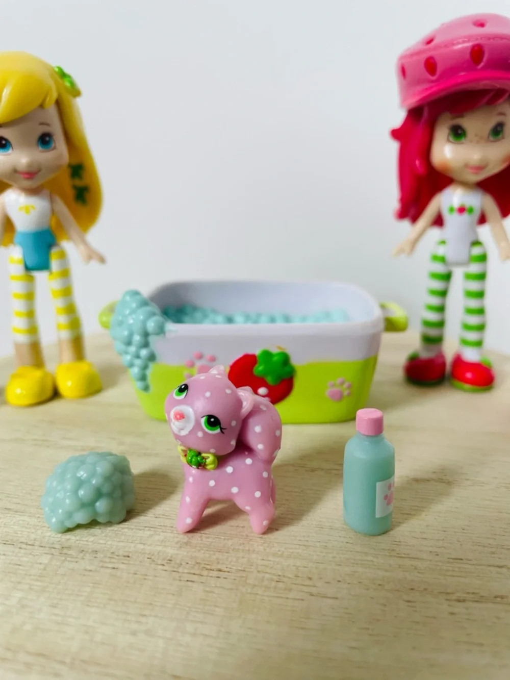 2009 Strawberry Shortcake Berry Bubbly Bath Lemon Meringue Doll Custard Complete